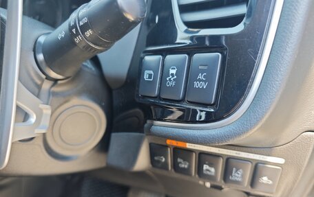 Mitsubishi Outlander III рестайлинг 3, 2016 год, 1 950 000 рублей, 33 фотография