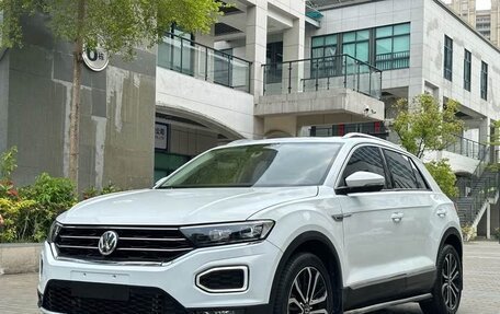 Volkswagen T-Roc I, 2021 год, 1 297 001 рублей, 1 фотография
