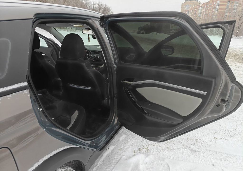 ВАЗ (LADA) Vesta Cross, 2020 год, 1 250 000 рублей, 24 фотография