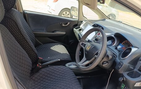 Honda Fit III, 2010 год, 590 000 рублей, 6 фотография