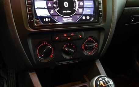 Volkswagen Jetta VI, 2013 год, 950 000 рублей, 18 фотография