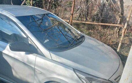 Hyundai Solaris II рестайлинг, 2016 год, 650 000 рублей, 3 фотография