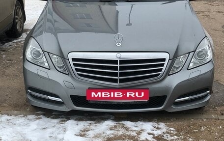 Mercedes-Benz E-Класс, 2012 год, 1 700 000 рублей, 2 фотография