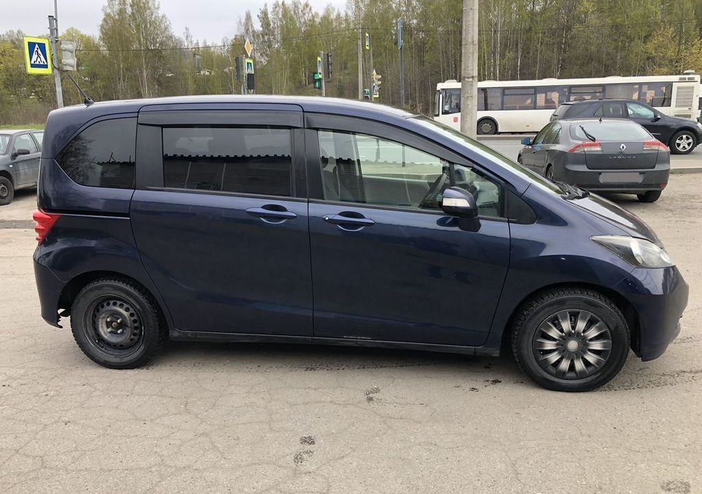Honda Freed I, 2010 год, 1 050 000 рублей, 4 фотография