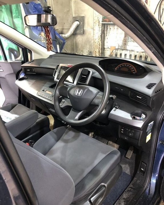 Honda Freed I, 2010 год, 1 050 000 рублей, 13 фотография
