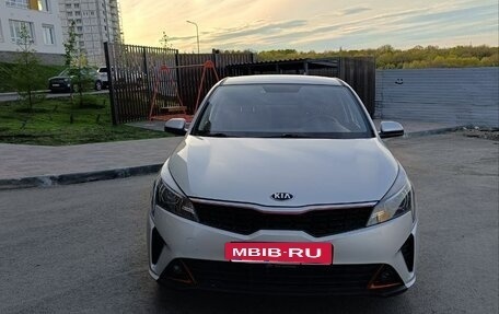 KIA Rio IV, 2021 год, 1 740 000 рублей, 3 фотография