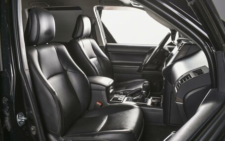 Toyota Land Cruiser Prado 150 рестайлинг 2, 2020 год, 4 970 000 рублей, 8 фотография