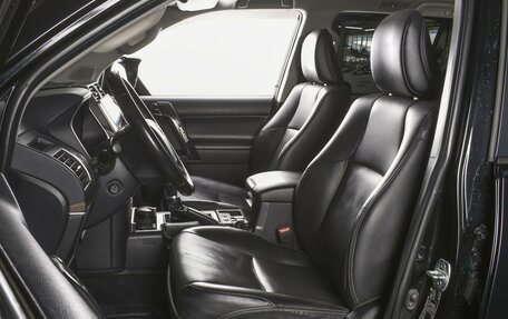 Toyota Land Cruiser Prado 150 рестайлинг 2, 2020 год, 4 970 000 рублей, 10 фотография