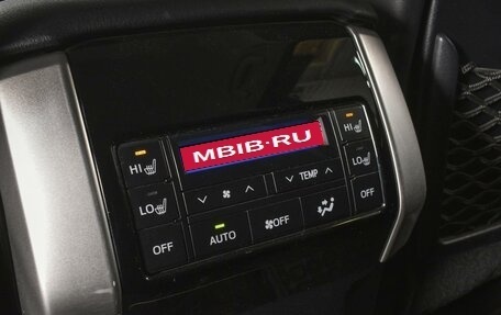 Toyota Land Cruiser Prado 150 рестайлинг 2, 2020 год, 4 970 000 рублей, 13 фотография