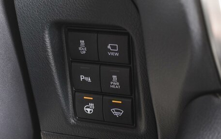 Toyota Land Cruiser Prado 150 рестайлинг 2, 2020 год, 4 970 000 рублей, 19 фотография