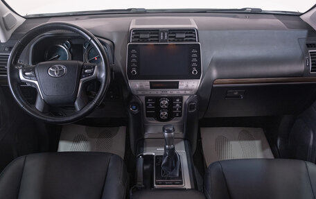 Toyota Land Cruiser Prado 150 рестайлинг 2, 2020 год, 8 199 000 рублей, 10 фотография