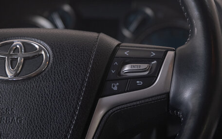 Toyota Land Cruiser Prado 150 рестайлинг 2, 2020 год, 8 199 000 рублей, 13 фотография