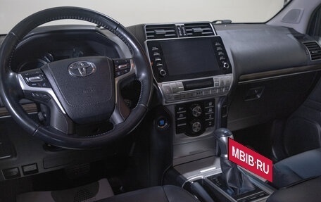 Toyota Land Cruiser Prado 150 рестайлинг 2, 2020 год, 8 199 000 рублей, 9 фотография