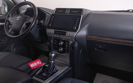 Toyota Land Cruiser Prado 150 рестайлинг 2, 2020 год, 8 199 000 рублей, 18 фотография