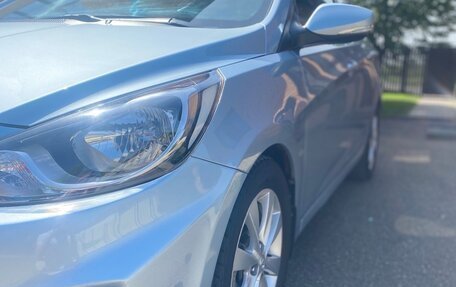 Hyundai Solaris II рестайлинг, 2012 год, 875 000 рублей, 2 фотография
