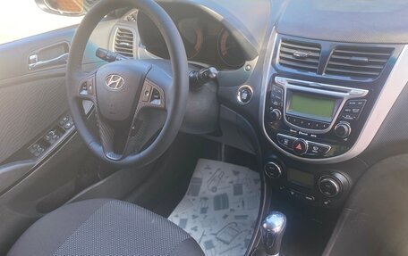 Hyundai Solaris II рестайлинг, 2012 год, 875 000 рублей, 6 фотография