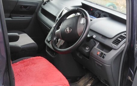 Toyota Voxy II, 2008 год, 1 100 000 рублей, 6 фотография