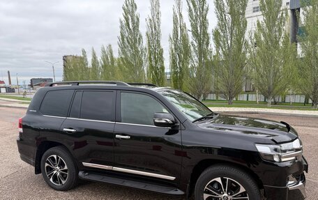 Toyota Land Cruiser 200, 2020 год, 9 300 000 рублей, 2 фотография