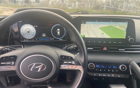 Hyundai Elantra, 2023 год, 1 840 000 рублей, 10 фотография
