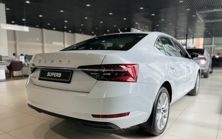 Skoda Superb III рестайлинг, 2025 год, 3 600 000 рублей, 5 фотография
