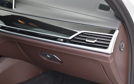 BMW 7 серия, 2016 год, 5 250 000 рублей, 34 фотография