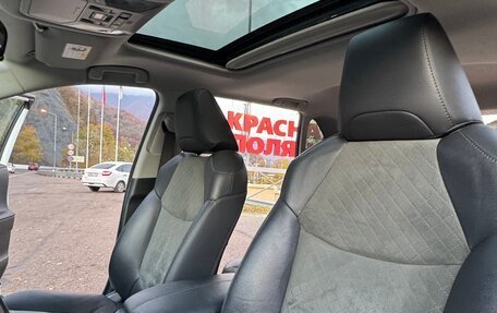 Toyota RAV4, 2022 год, 3 300 000 рублей, 9 фотография