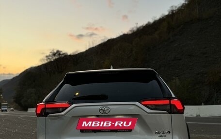 Toyota RAV4, 2022 год, 3 300 000 рублей, 3 фотография