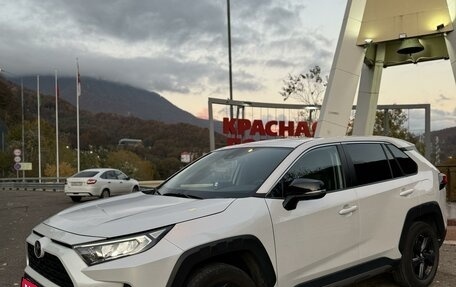 Toyota RAV4, 2022 год, 3 300 000 рублей, 7 фотография