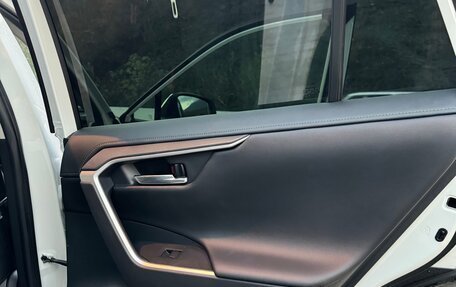 Toyota RAV4, 2022 год, 3 300 000 рублей, 12 фотография
