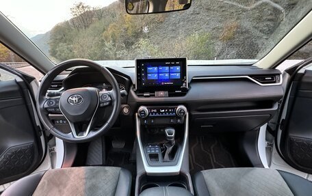 Toyota RAV4, 2022 год, 3 300 000 рублей, 16 фотография