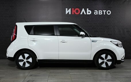 KIA Soul EV I, 2017 год, 1 825 000 рублей, 9 фотография