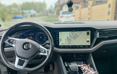 Volkswagen Touareg III, 2019 год, 5 650 000 рублей, 7 фотография