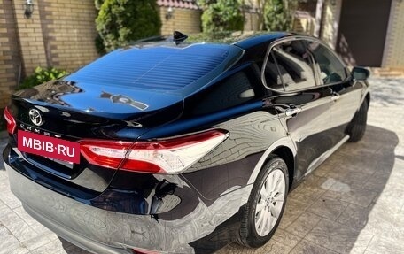 Toyota Camry, 2019 год, 2 870 000 рублей, 2 фотография
