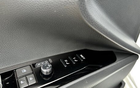 Toyota Camry, 2018 год, 3 350 000 рублей, 10 фотография