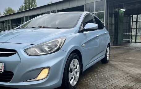 Hyundai Solaris II рестайлинг, 2012 год, 855 000 рублей, 3 фотография