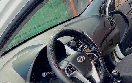 Hyundai Solaris II рестайлинг, 2011 год, 650 000 рублей, 8 фотография