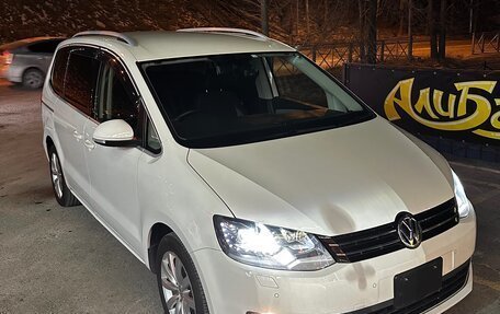Volkswagen Sharan II, 2012 год, 2 200 000 рублей, 2 фотография