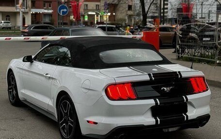 Ford Mustang VI рестайлинг, 2023 год, 4 250 000 рублей, 2 фотография