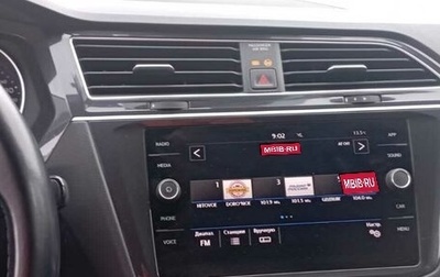 Volkswagen Tiguan II, 2019 год, 2 400 000 рублей, 1 фотография