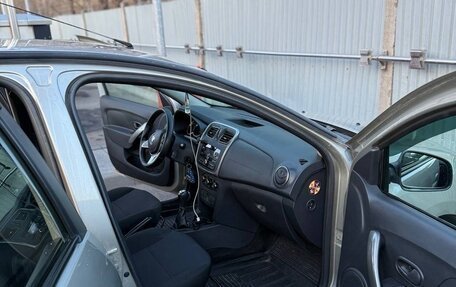 Renault Logan II, 2019 год, 740 000 рублей, 7 фотография