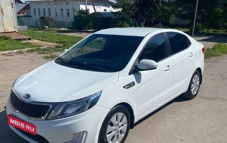 KIA Rio III рестайлинг, 2013 год, 975 000 рублей, 3 фотография