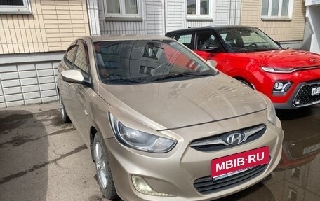 Hyundai Solaris II рестайлинг, 2011 год, 725 000 рублей, 1 фотография