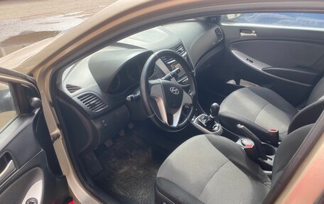 Hyundai Solaris II рестайлинг, 2011 год, 725 000 рублей, 3 фотография