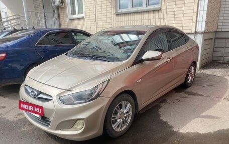 Hyundai Solaris II рестайлинг, 2011 год, 725 000 рублей, 2 фотография