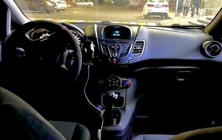 Ford Fiesta, 2015 год, 797 000 рублей, 4 фотография