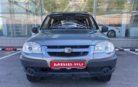 Chevrolet Niva I рестайлинг, 2015 год, 767 000 рублей, 2 фотография