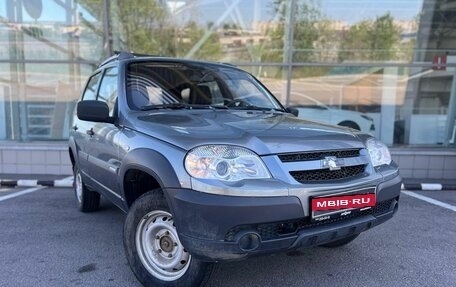Chevrolet Niva I рестайлинг, 2015 год, 767 000 рублей, 3 фотография