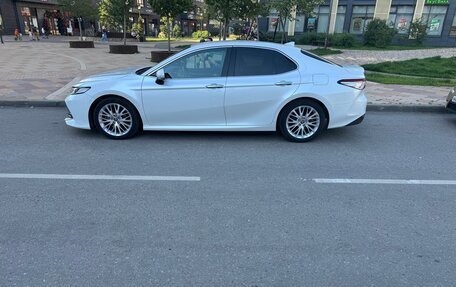 Toyota Camry, 2018 год, 2 500 000 рублей, 2 фотография