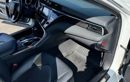 Toyota Camry, 2018 год, 2 500 000 рублей, 8 фотография