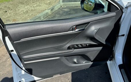 Toyota Camry, 2018 год, 2 500 000 рублей, 9 фотография